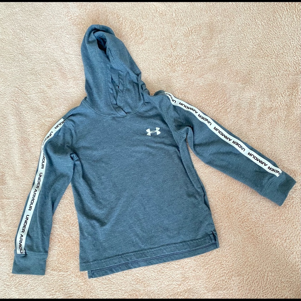Boys Under Armour shirt size 5